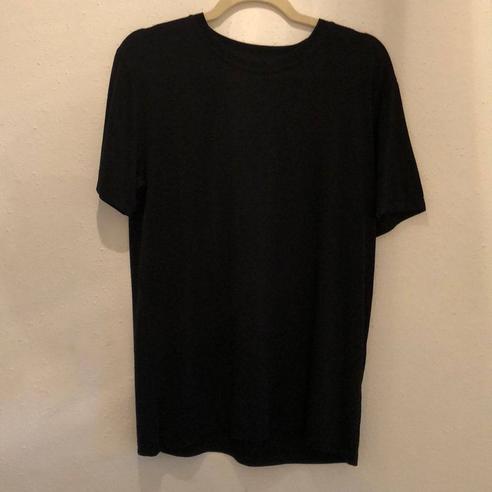 Outlier black short sleeve medium men’s t-shirt